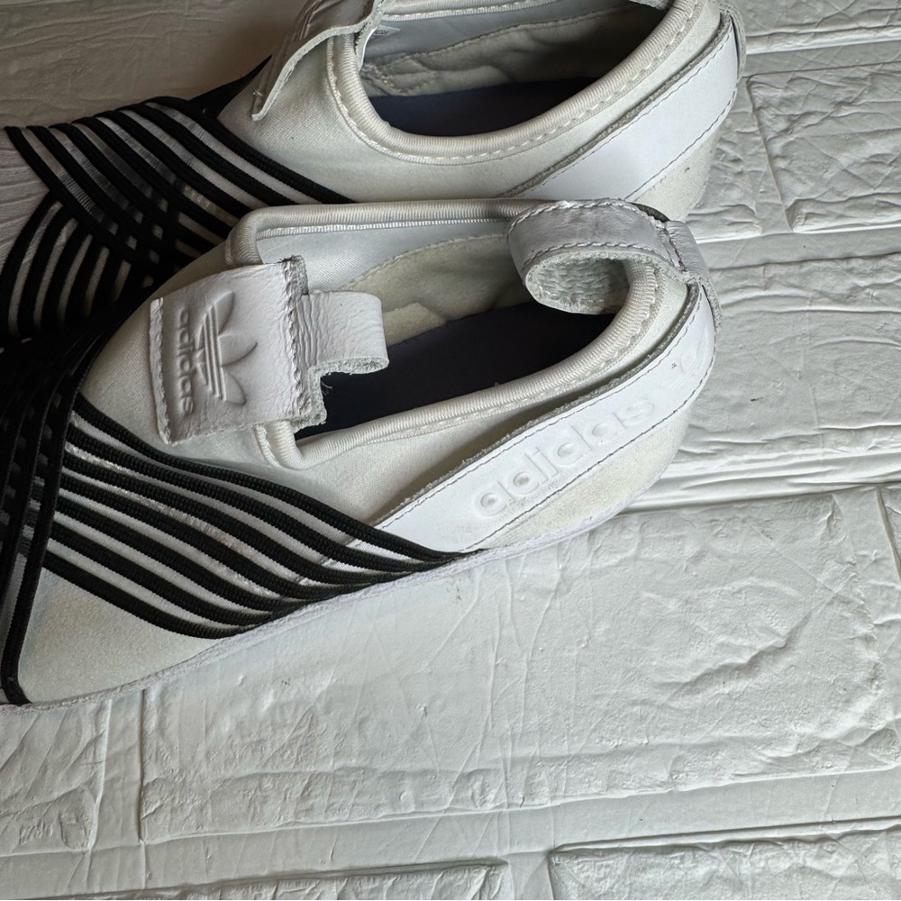 adidas Women's Slip-On Shoes white w/ black size 5.5 - Picture 8 of 14